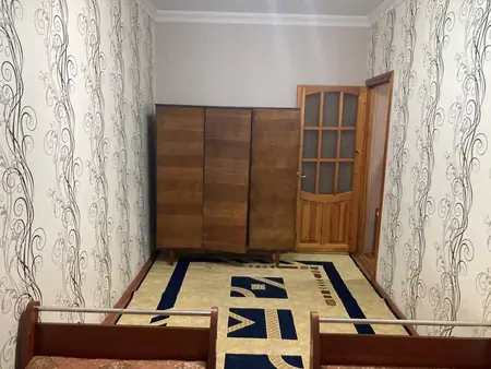 2-комнатная квартира − 80 м², 1/4 этаж