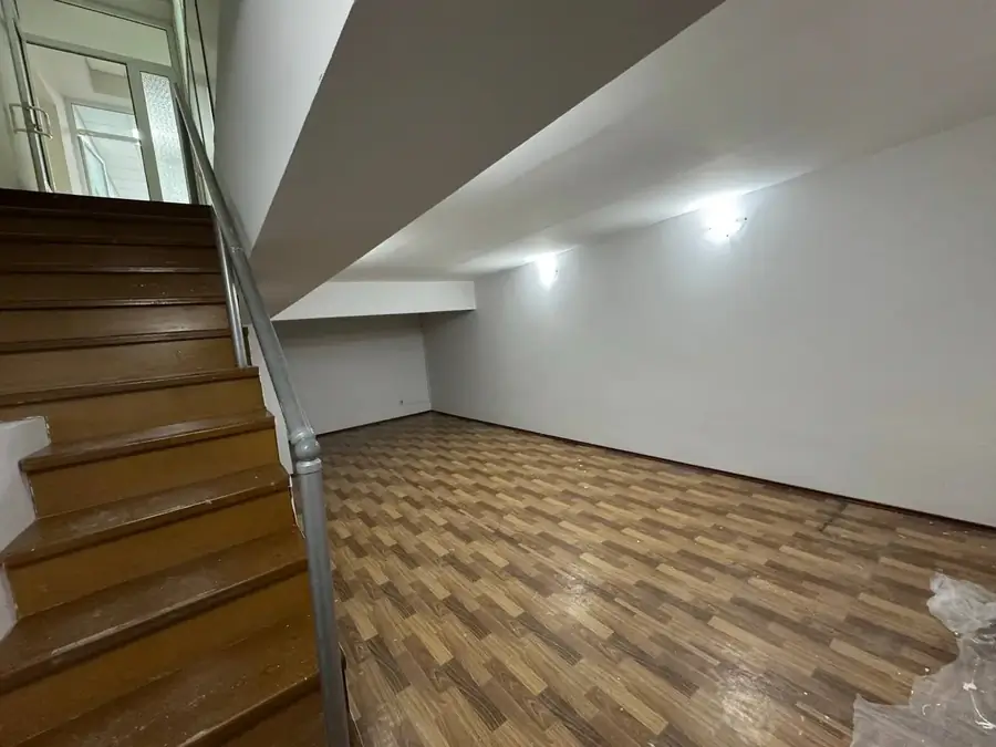 Ijaraga ofis − 400 m²