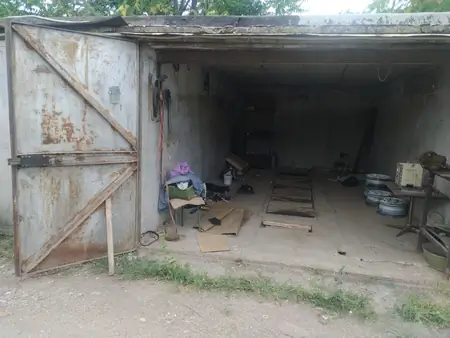 Garaj − 15 m²