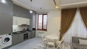 Сдается 2-комнатная квартира − 65 м²