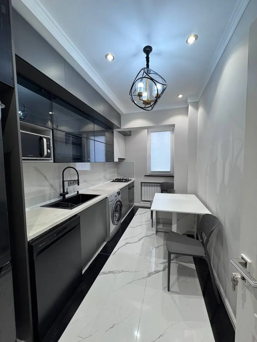 Продается 3-комнатная квартира − 72 м²
