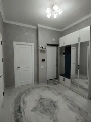 Сдается 2-комнатная квартира − 93 м²