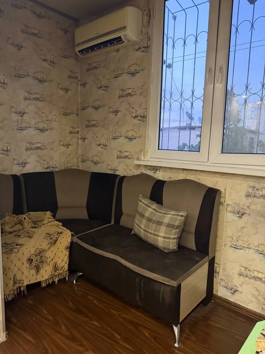 2 xonali kvartira sotiladi − 49 m²