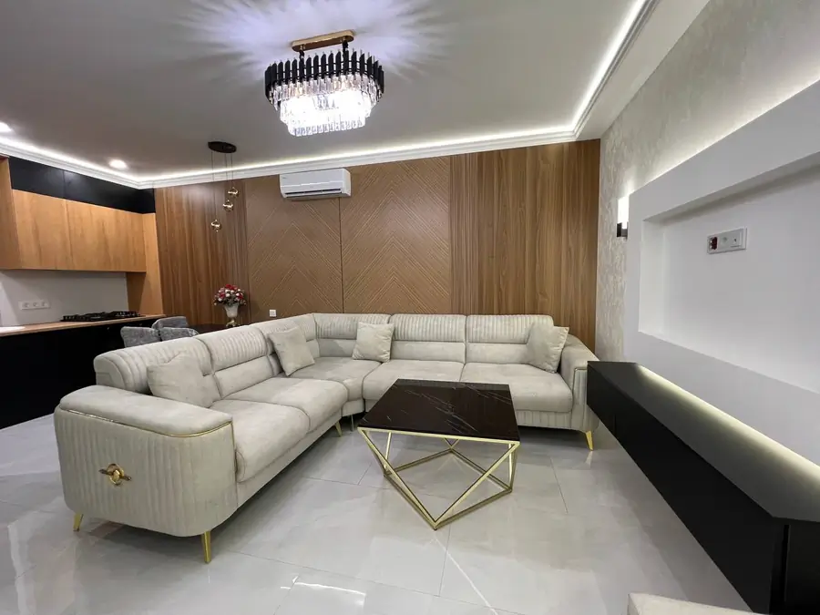 3 xonali kvartira sotiladi − 73 m²