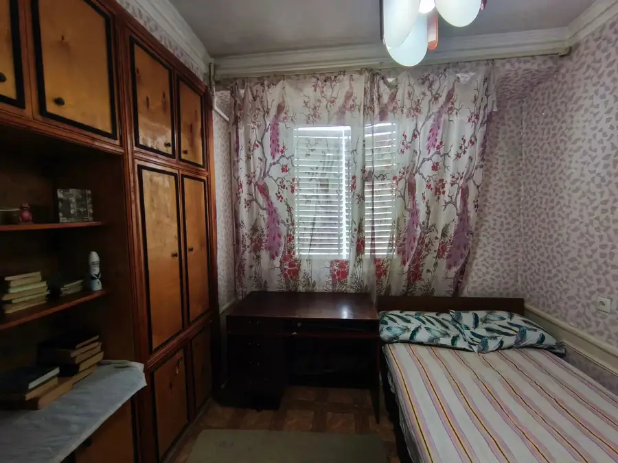 3 xonali kvartira sotiladi − 83 m²