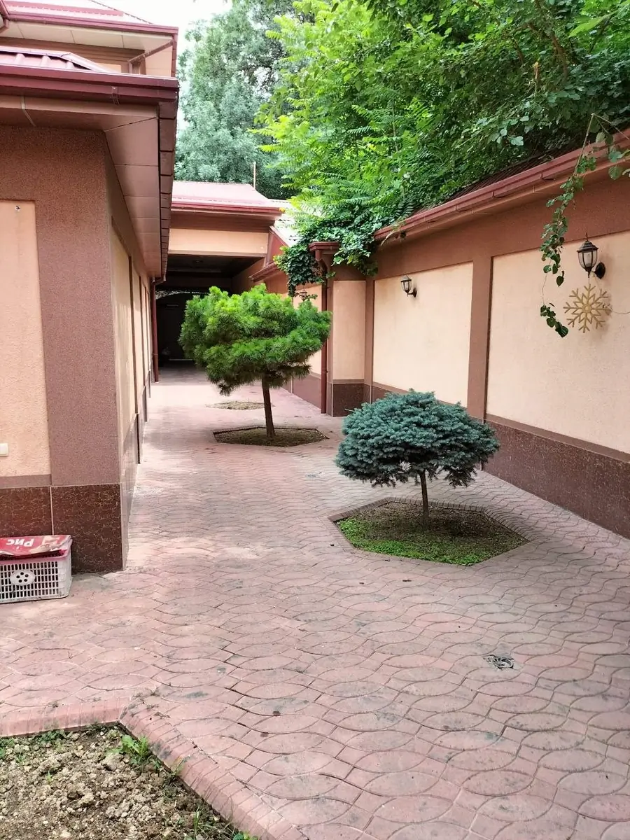 Ijaraga 2 qavatli uy − 160 m²
