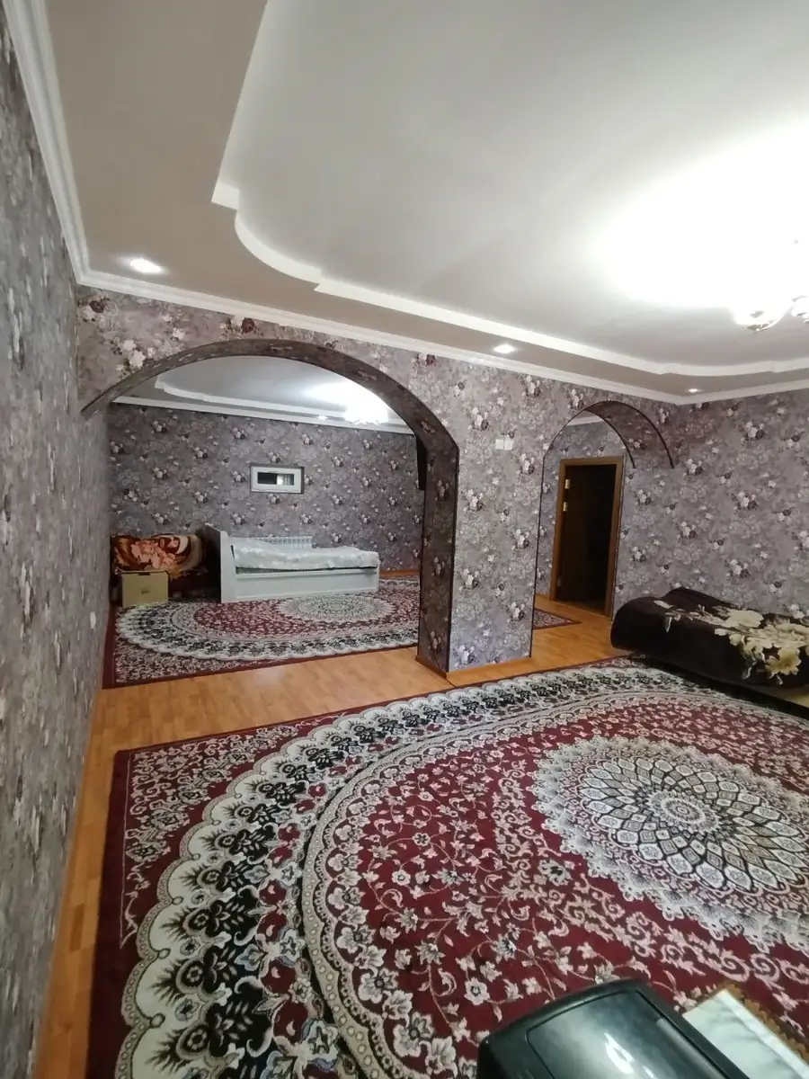 Продается 2-этажный дом − 600 м²