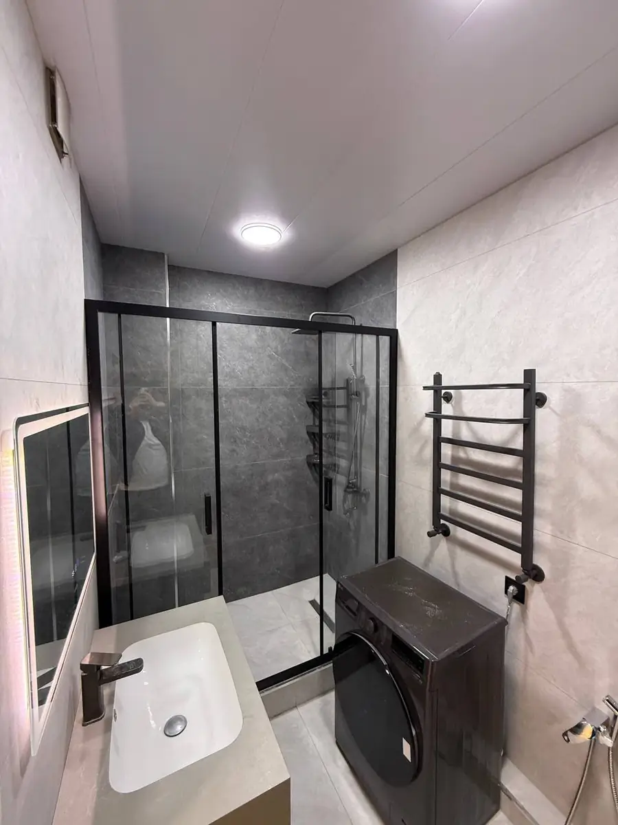 Сдается 3-комнатная квартира − 90 м²