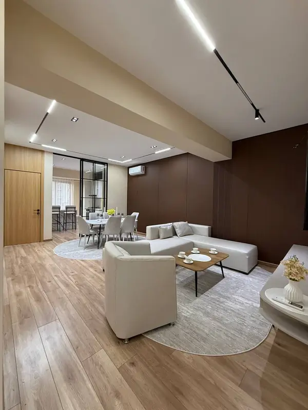 3 xonali kvartira sotiladi − 70 m²