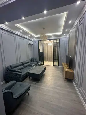 Сдается 2-комнатная квартира − 57 м²