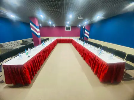 Konferents zal − 90 m² 