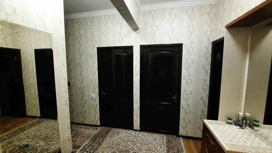 4 xonali kvartira sotiladi − 84 m²