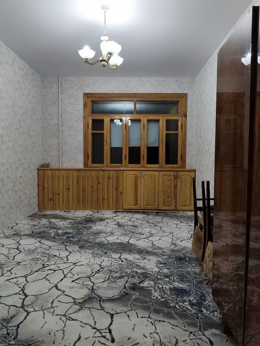 3 xonali kvartira sotiladi − 68 m²