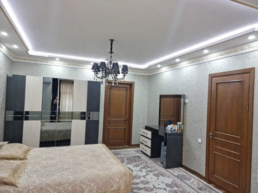 Ijaraga 4 xonali kvartira − 226 m²