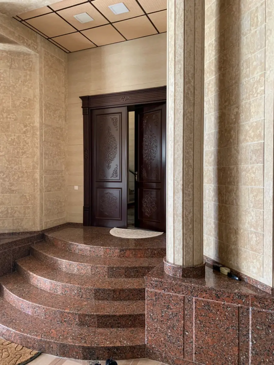 Ijaraga 4 qavatli uy − 700 m²