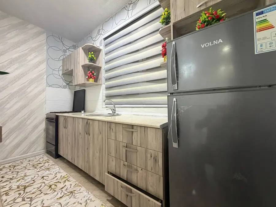 2 xonali kvartira sotiladi − 50 m²