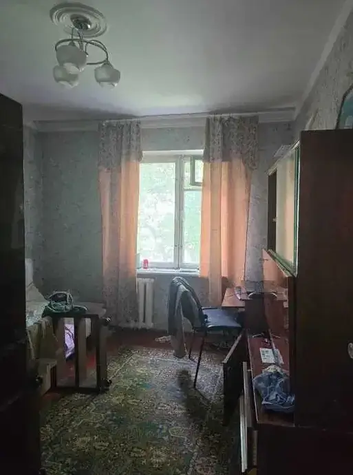 4 xonali kvartira sotiladi − 80 m²