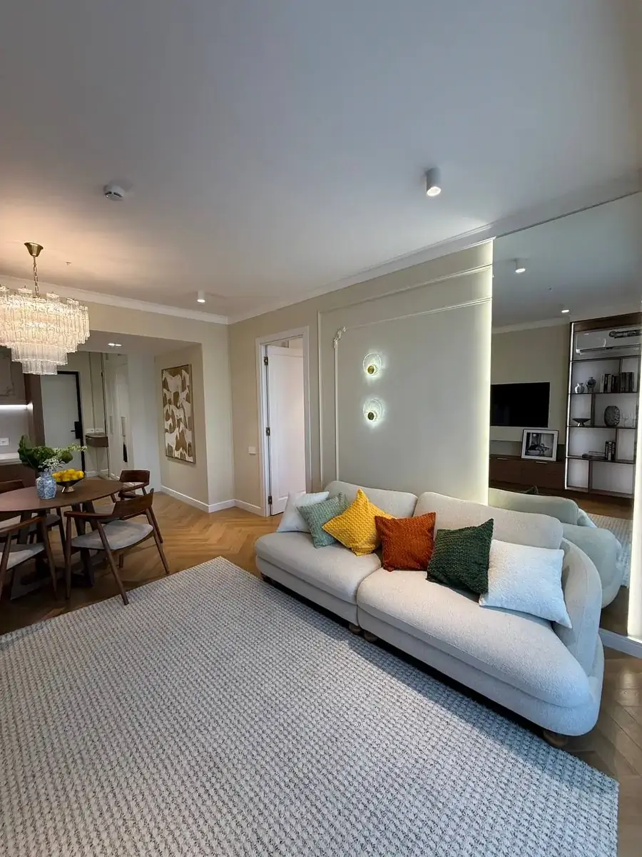 Продается 2-комнатная квартира − 54 м²