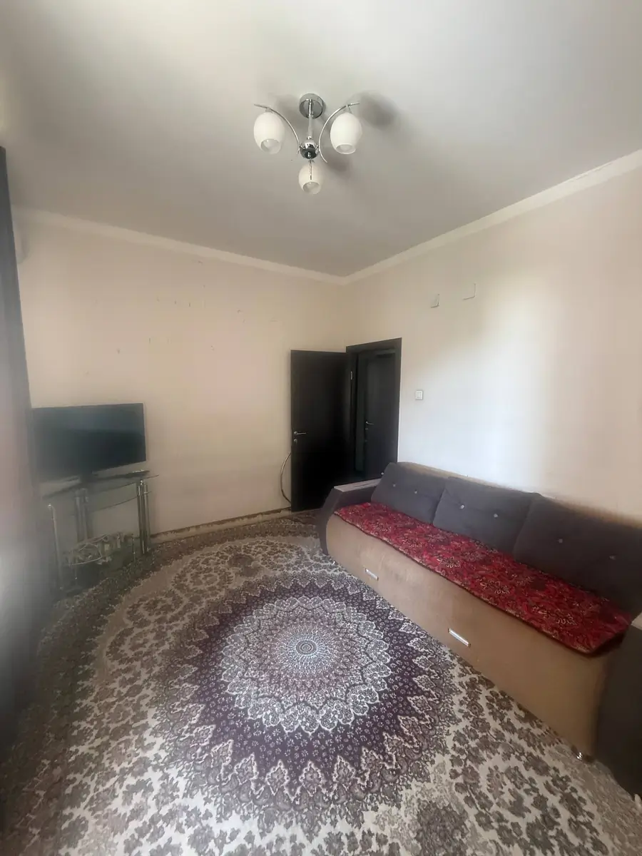 2 xonali kvartira sotiladi − 48 m²