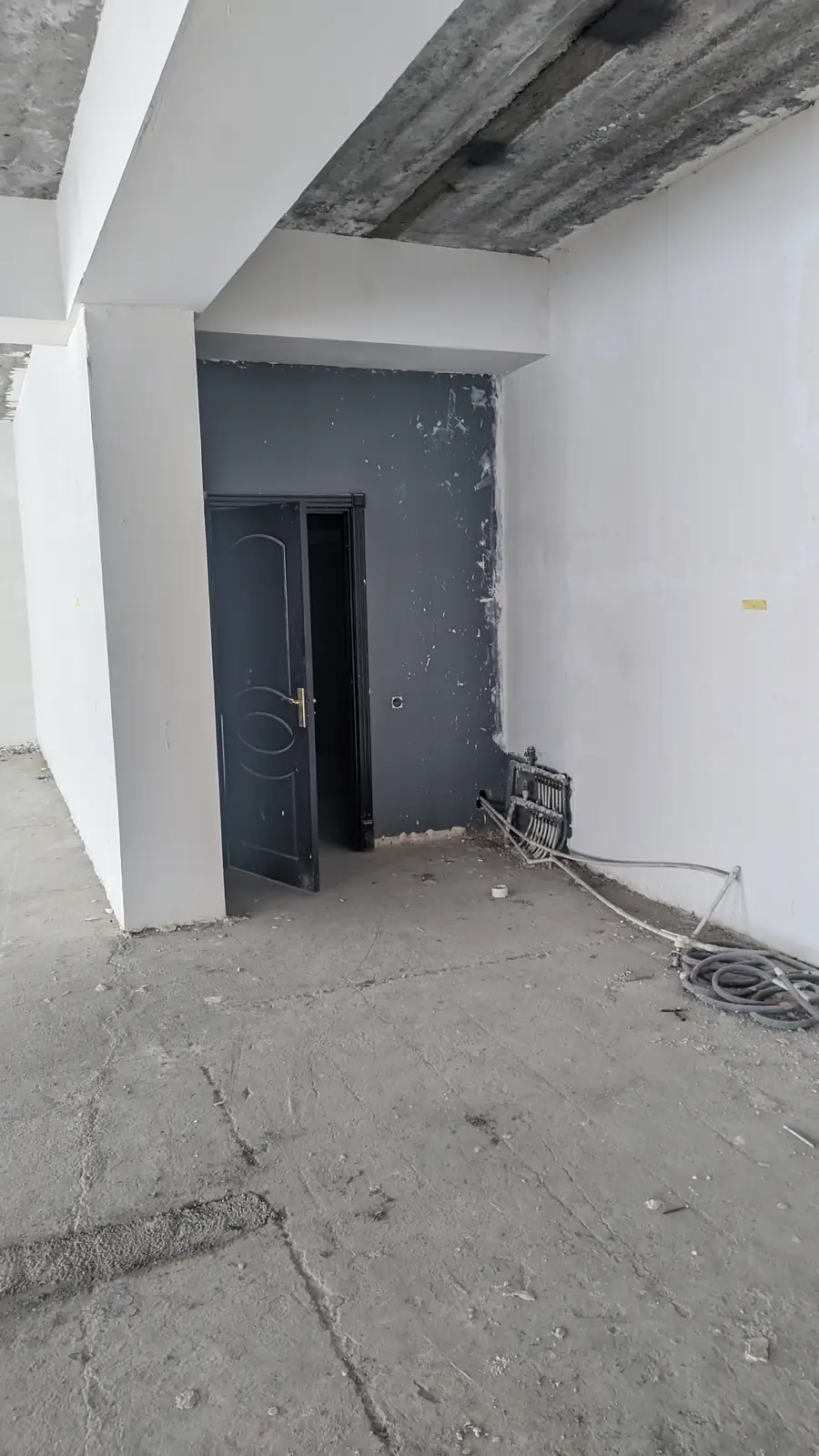 Ofis sotiladi − 242 m²