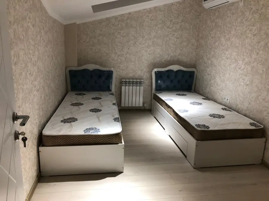 Продается 4-комнатная квартира − 109 м²