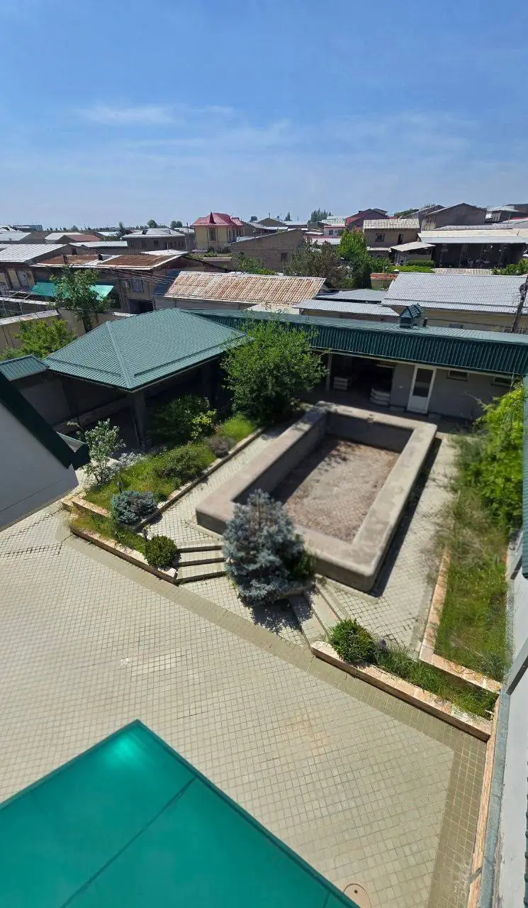 3 qavatli uy sotiladi − 350 m²