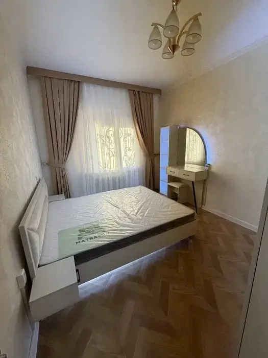 Сдается 4-комнатная квартира − 95 м²