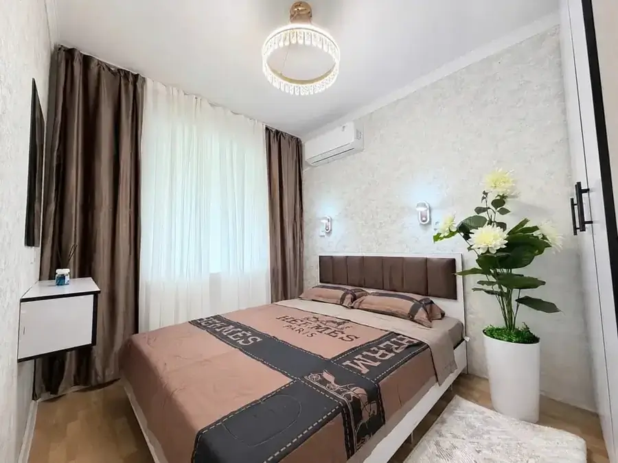2 xonali kvartira sotiladi − 42 m²