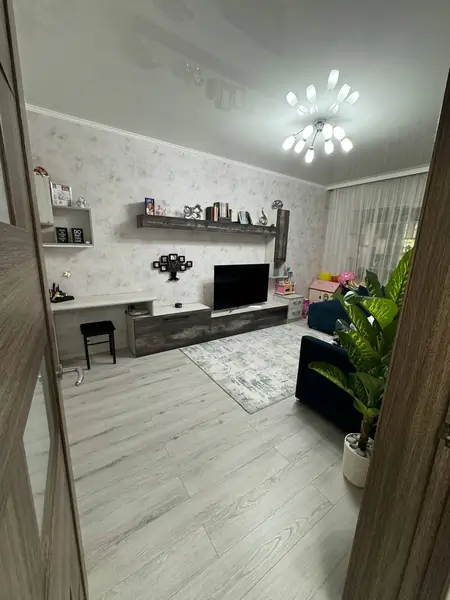 2-комнатная квартира − 56 м², 1/5 этаж