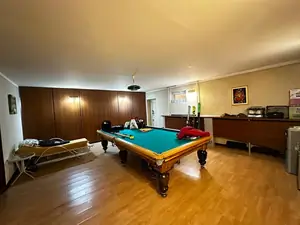 Продается 2-этажный дом − 700 м²