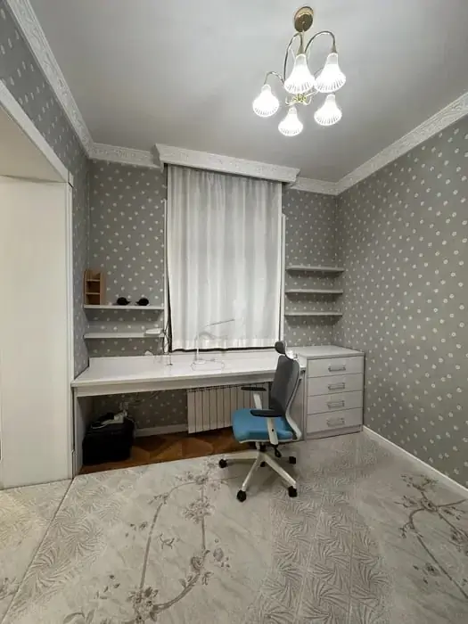 Ijaraga 2 qavatli uy − 250 m²