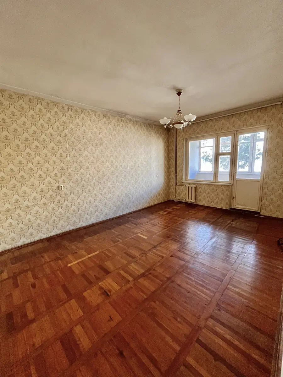 Продается 3-комнатная квартира − 73 м²