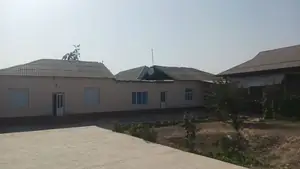 1 qavatli uy − 412.2 m², 999 sot. 