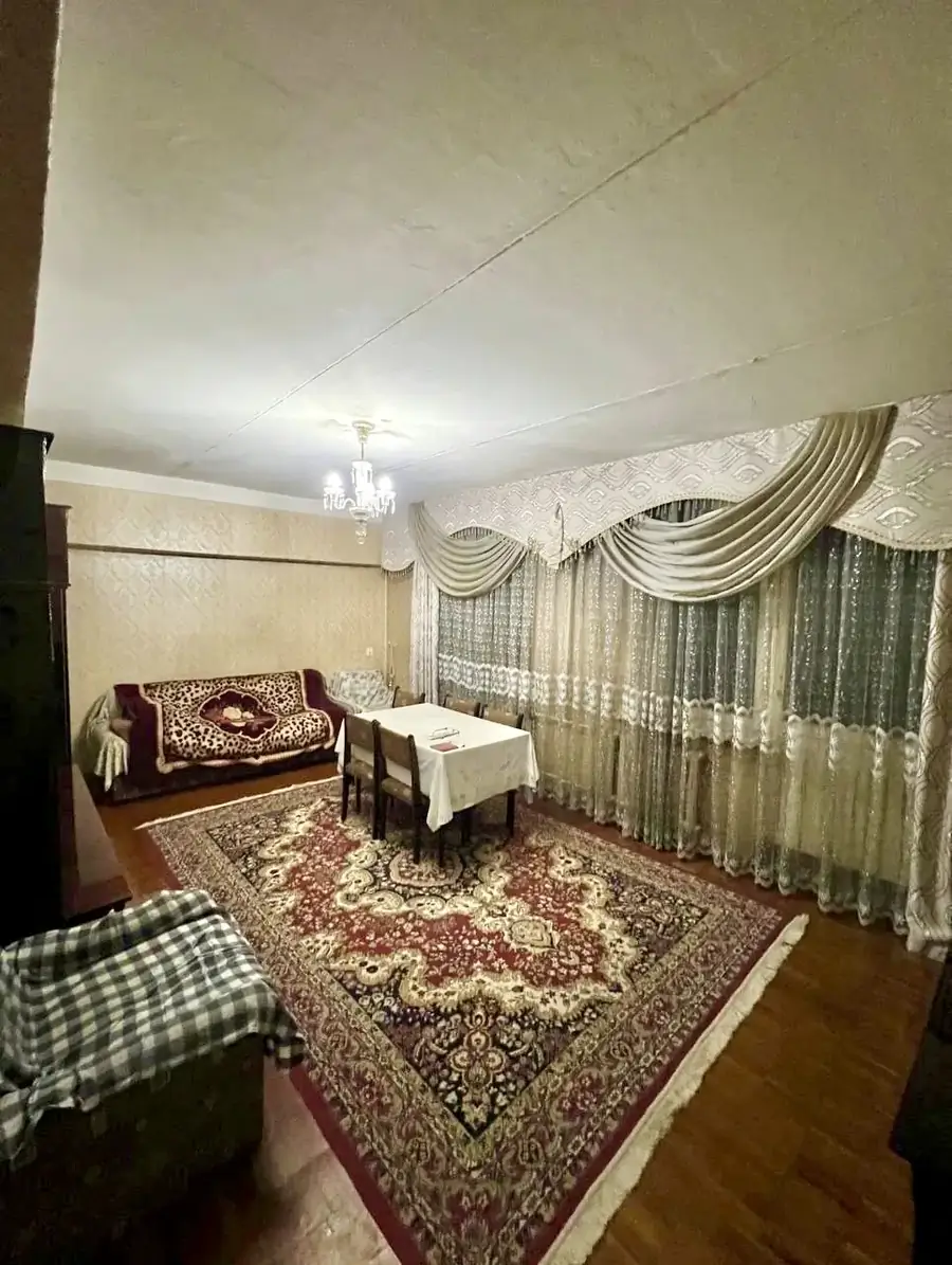 Продается 3-комнатная квартира − 108 м²