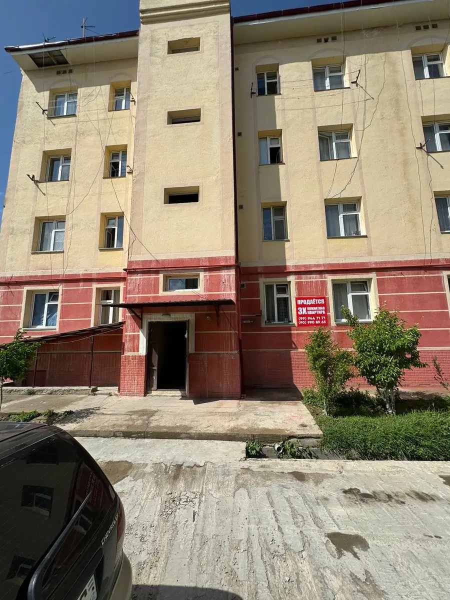 3 xonali kvartira sotiladi − 50 m²