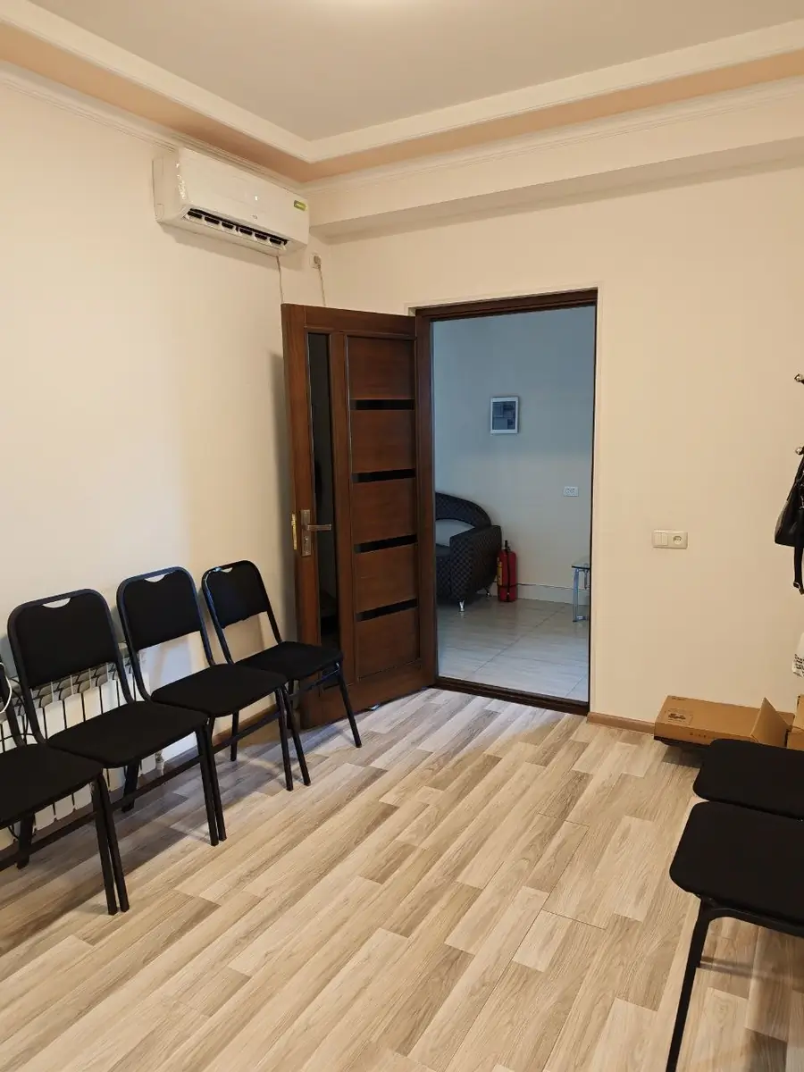 Ijaraga ofis − 74 m²