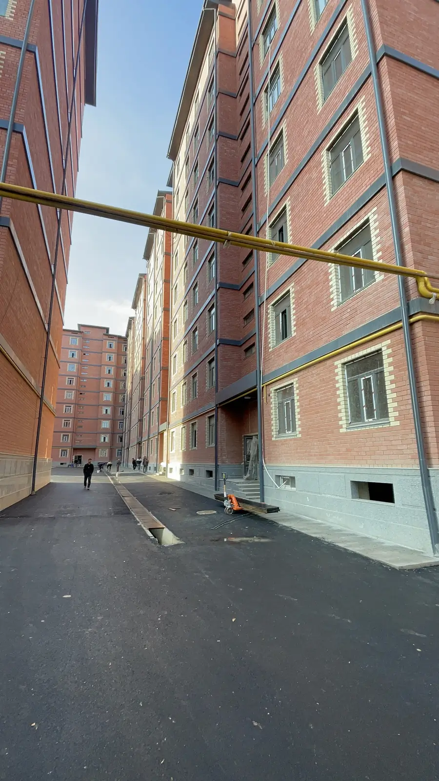 Продается 2-комнатная квартира − 50.4 м²