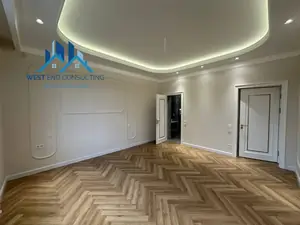 Продается 2-этажный дом − 380 м²