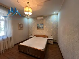 Сдается Более 5-комнатная квартира − 160 м²