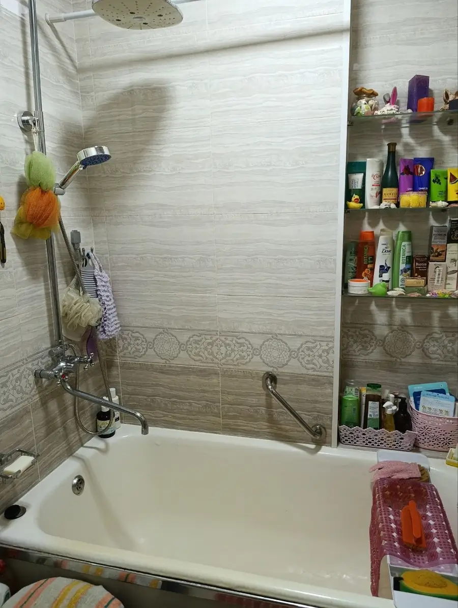 Продается 3-комнатная квартира − 74 м²