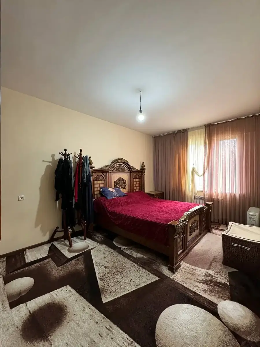 Продается 2-комнатная квартира − 55.5 м²