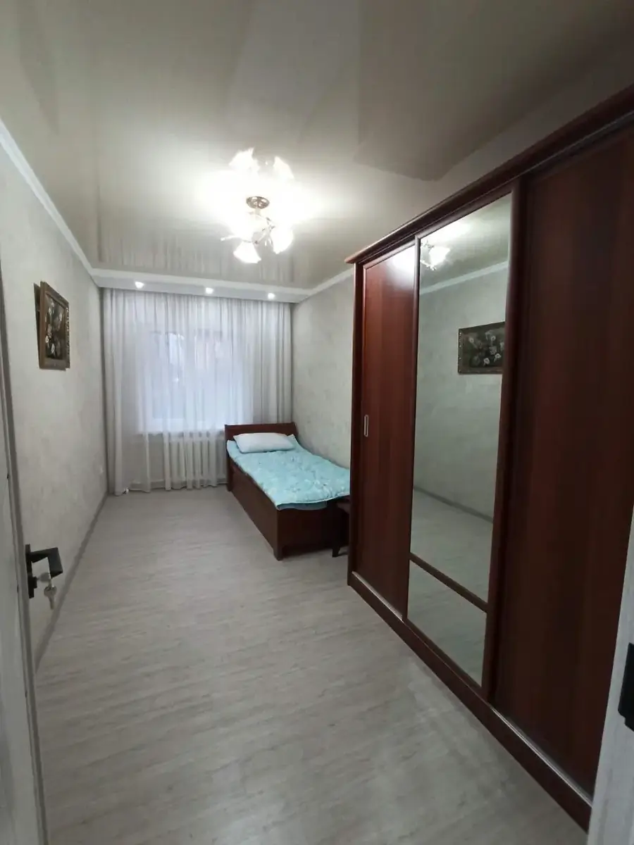 Продается 3-комнатная квартира − 65 м²