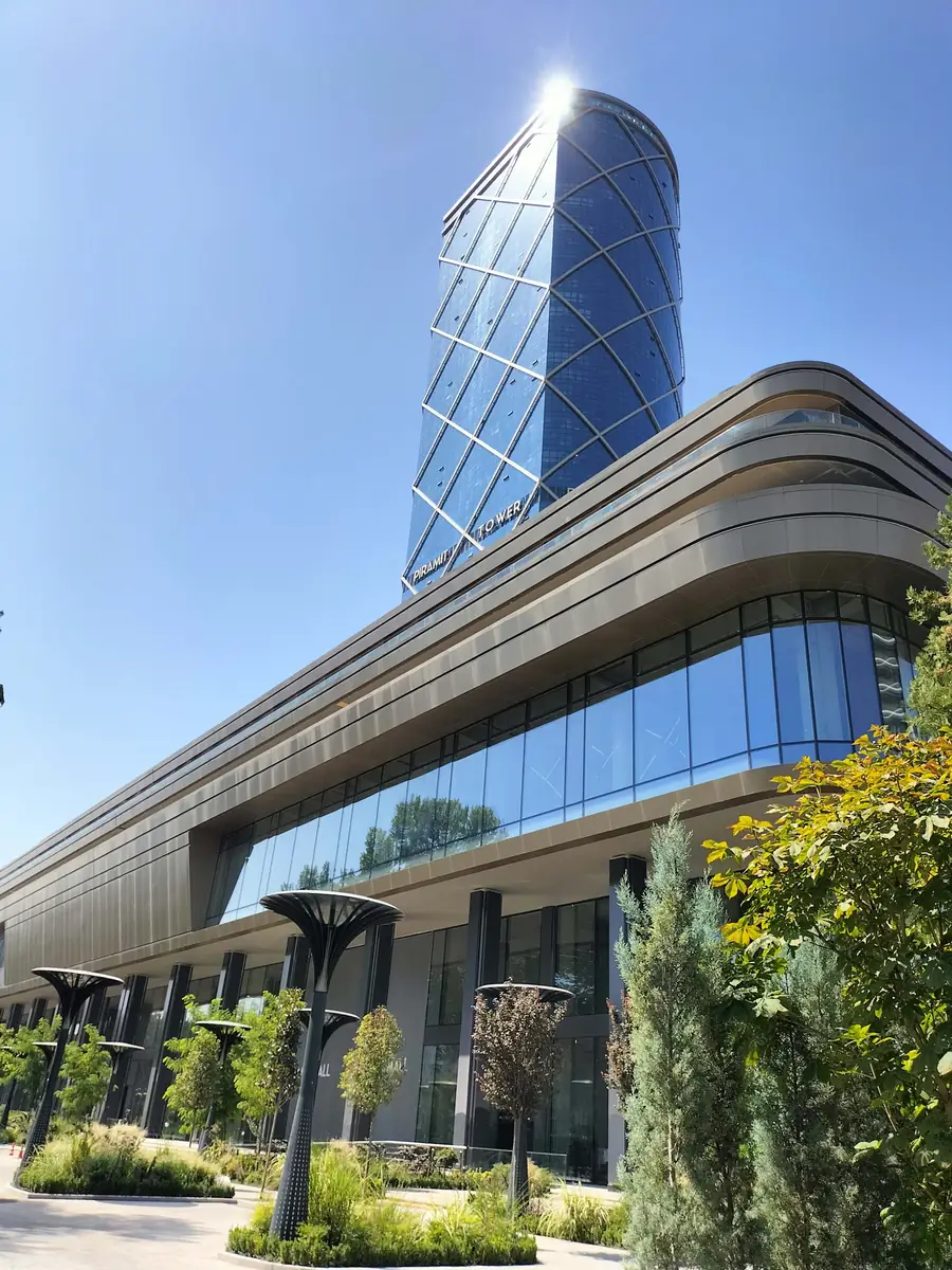 4 xonali kvartira sotiladi − 95 m²