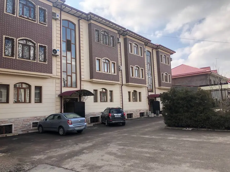 Продается 3-комнатная квартира − 115 м²