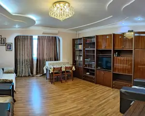 Сдается 3-комнатная квартира − 72 м²