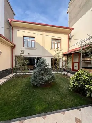 2 qavatli uy sotiladi − 210 m²