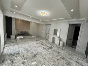 Сдается 4-комнатная квартира − 270 м²