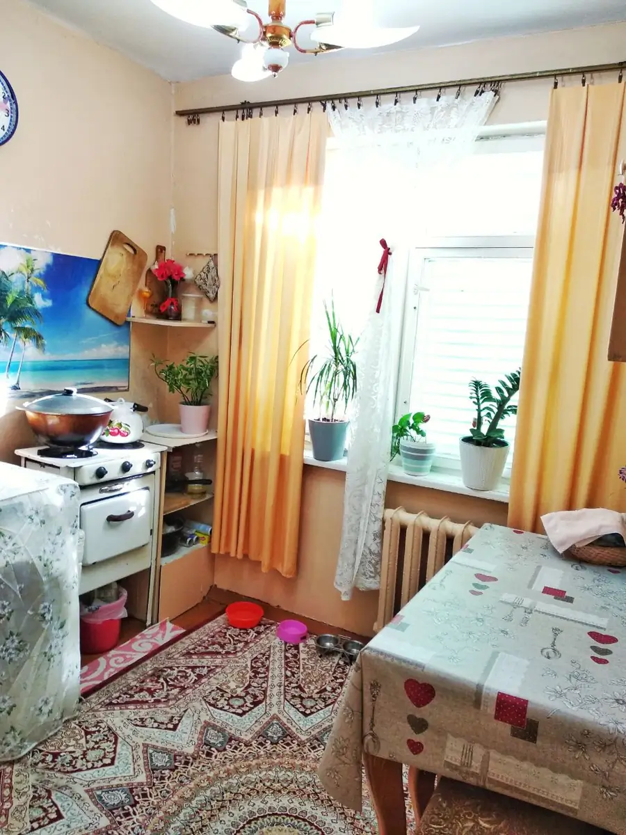 Продается 2-комнатная квартира − 55 м²