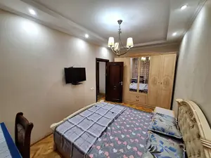 Сдается 3-комнатная квартира − 78 м²