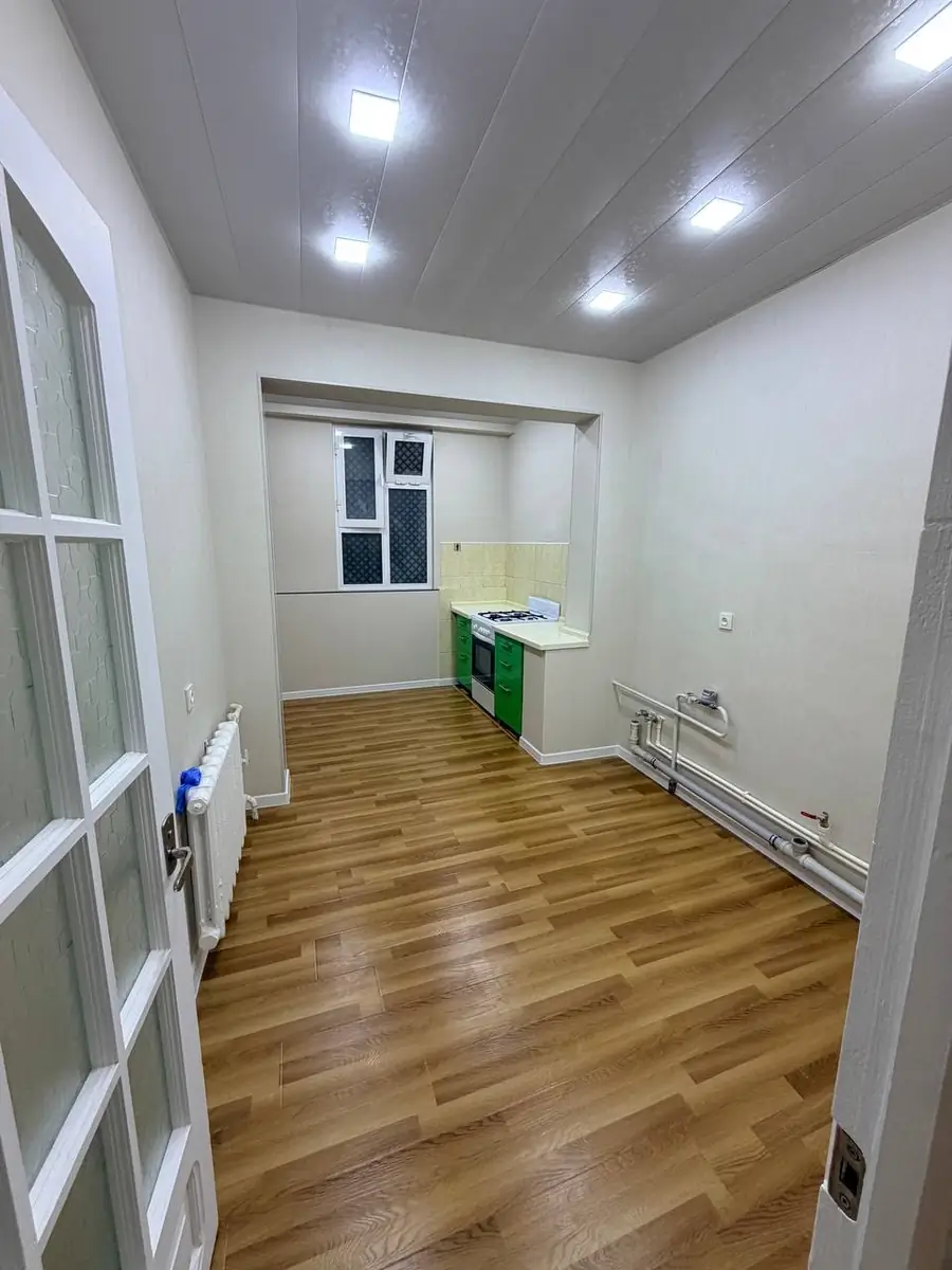 Более 5 xonali kvartira sotiladi − 100 m²